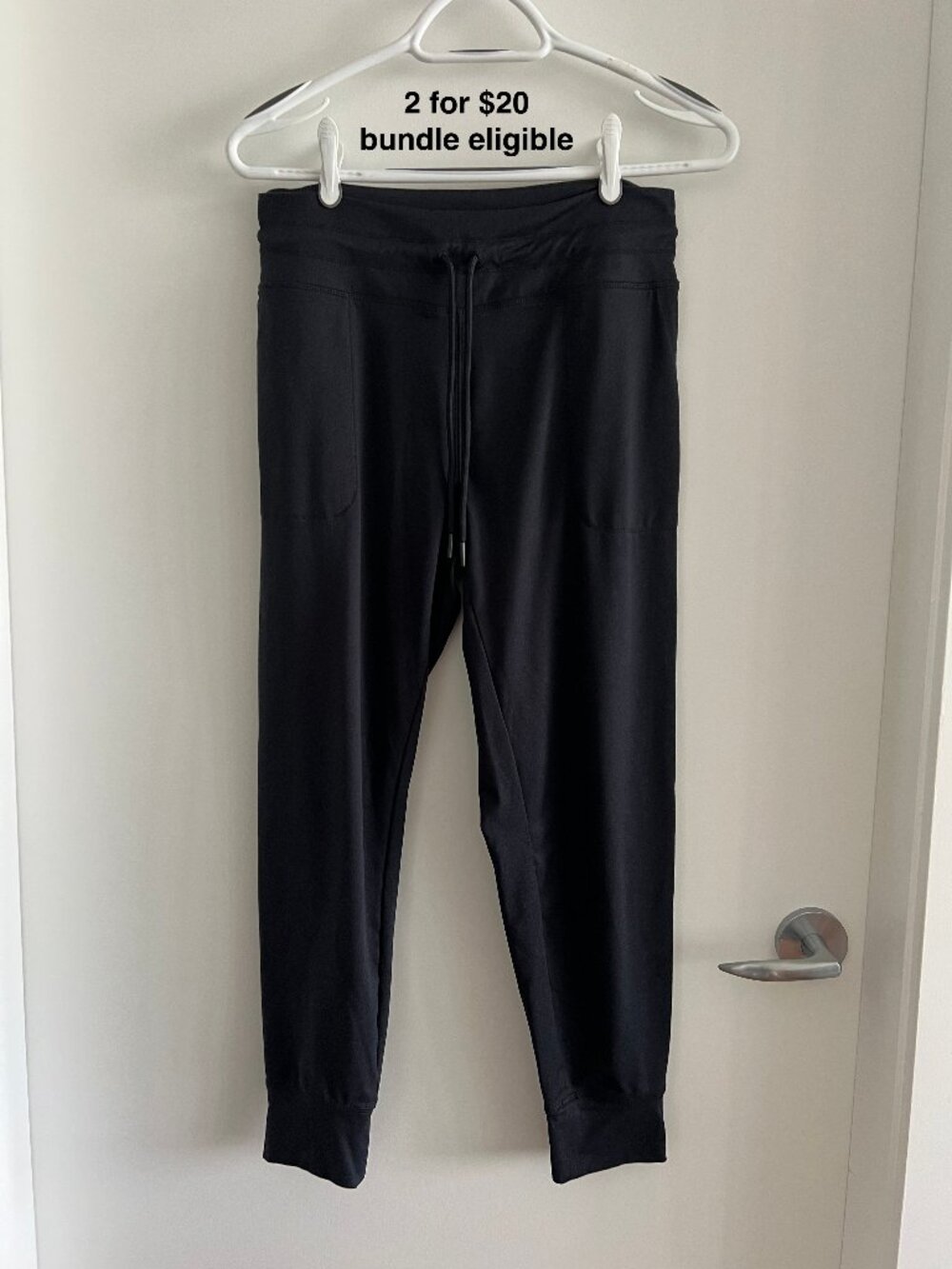 Lolë Soft Lounge Jogger Pants Black Side Pockets Tapered Ankle S